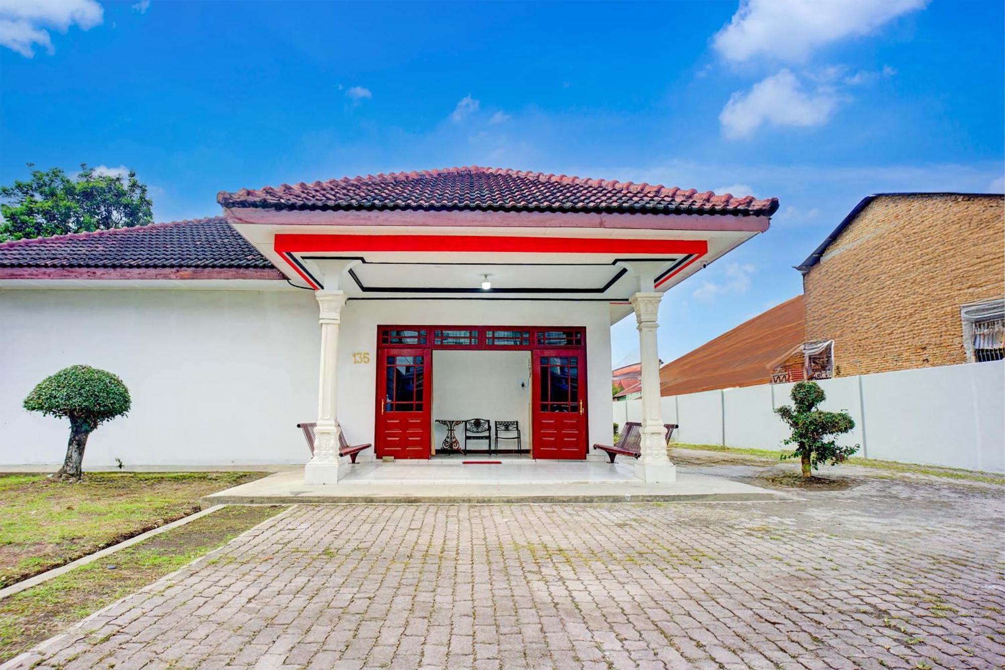 Hotel O Krakatau Near Universitas Muhammadiya Sumatra Utara Umsu Hotel 2*