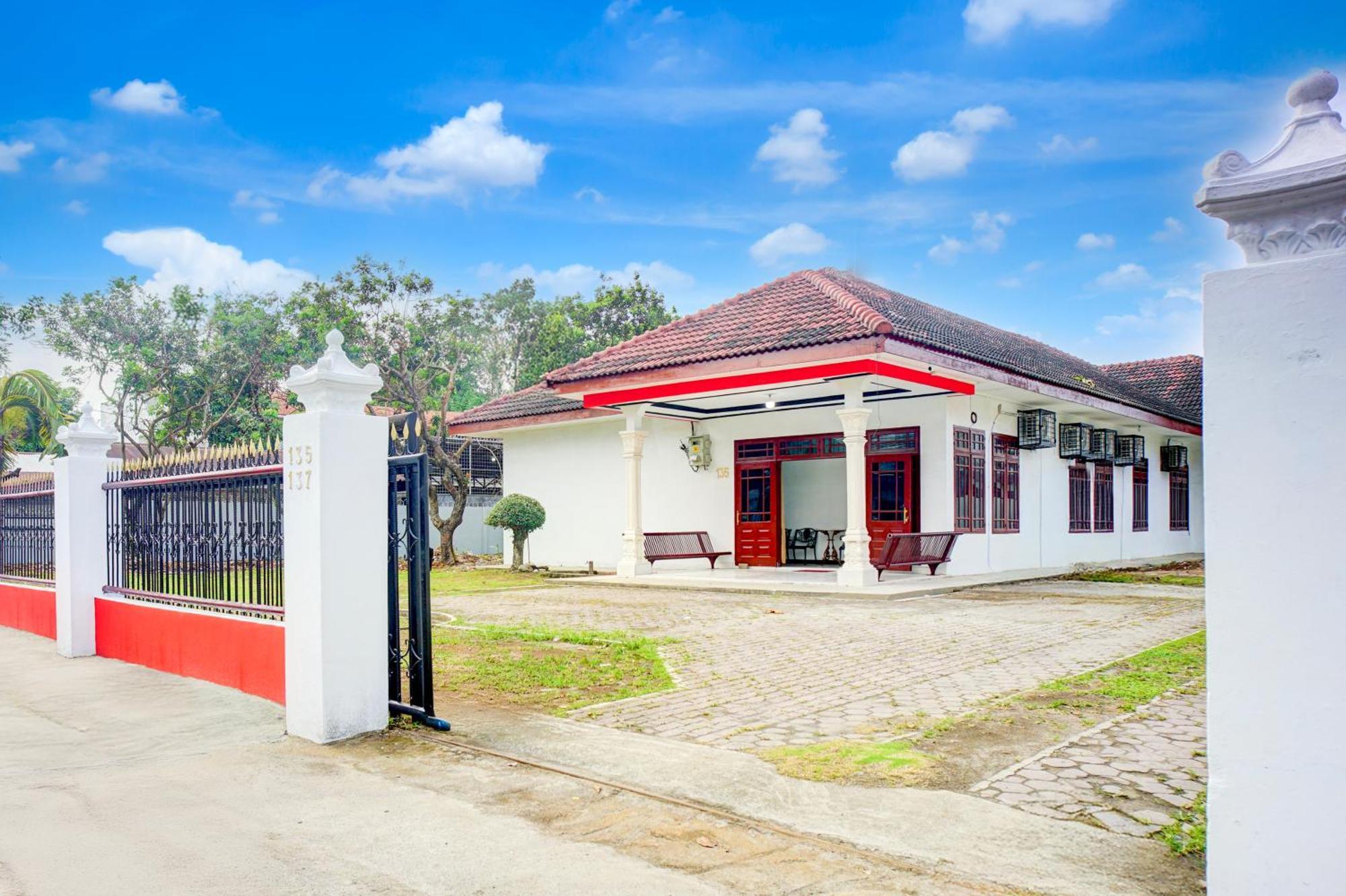 Hotel O Krakatau Near Universitas Muhammadiya Sumatra Utara Umsu Hotel 2*